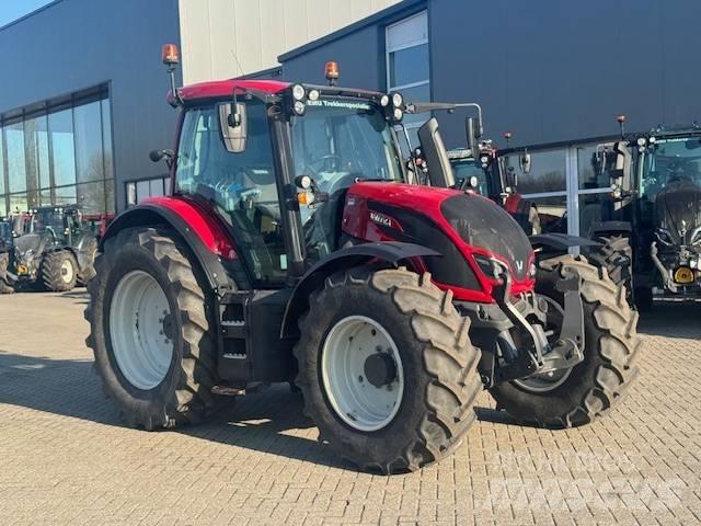 Valtra N134 Hitech الجرارات