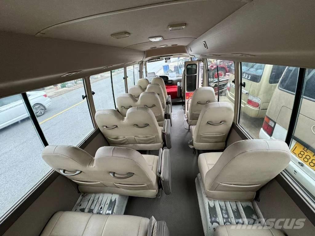 Toyota Coaster Bus حافلة صغيرة