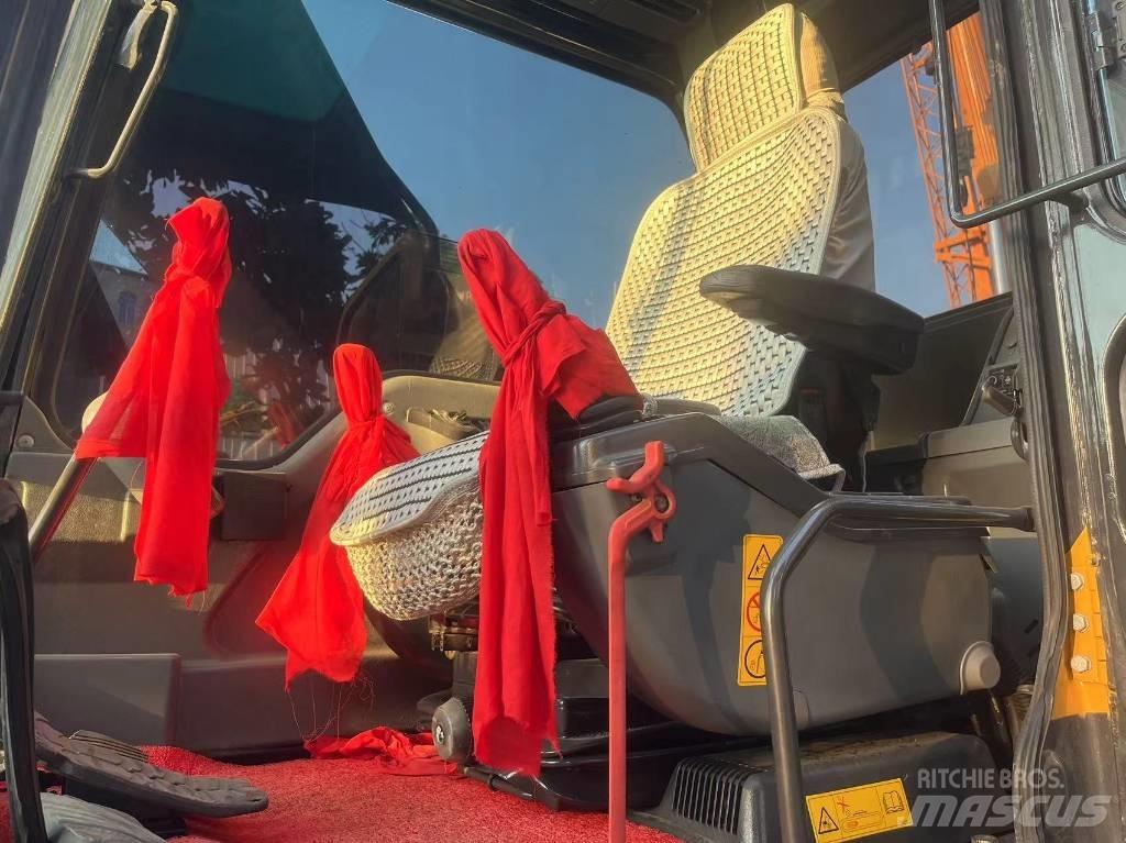 Volvo EC 220 D حفارات زحافة