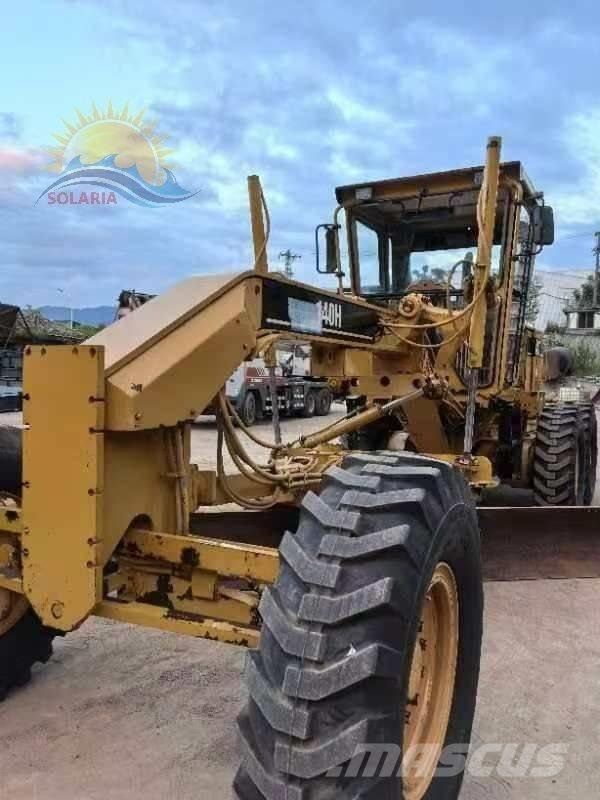 CAT 140 H معدات تمهيد الطرق