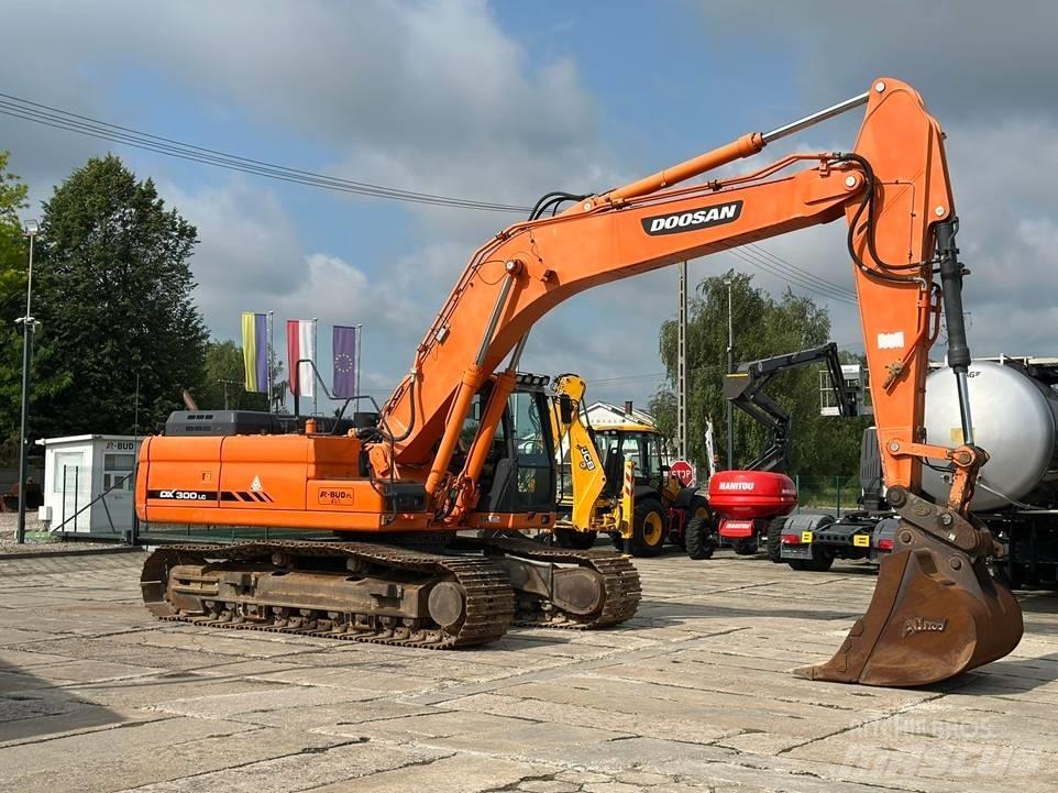 Doosan DX 300 LC-3 حفارات زحافة