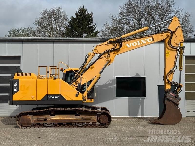 Volvo EC 250 ENL حفارات زحافة