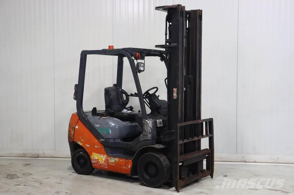 Komatsu FD18T-20 شاحنات الديزل