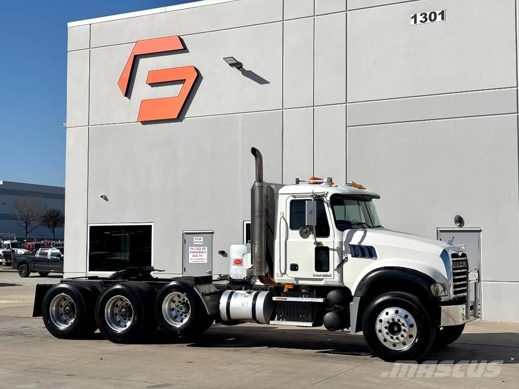 Mack GU713 وحدات الجر