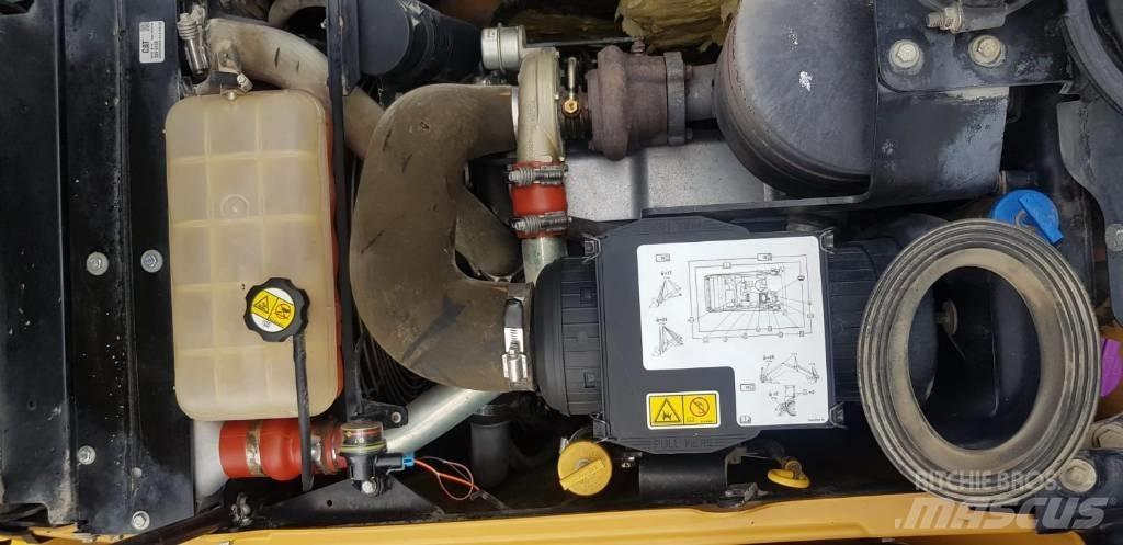 CAT 434 E لوادر ذات جرافات عكسية