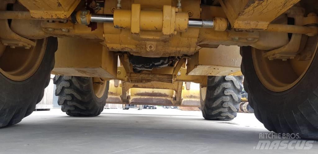 CAT 434 E لوادر ذات جرافات عكسية