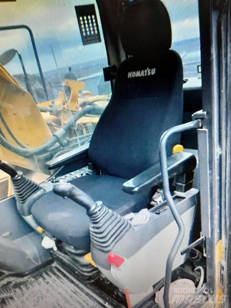 Komatsu HB 215 LC-1 حفارات زحافة