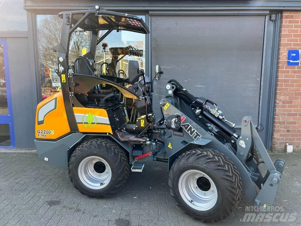 GiANT G2200E X-tra لوادر متعددة الأغراض