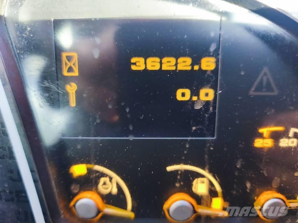 JCB 525-60 مناولات متداخلة