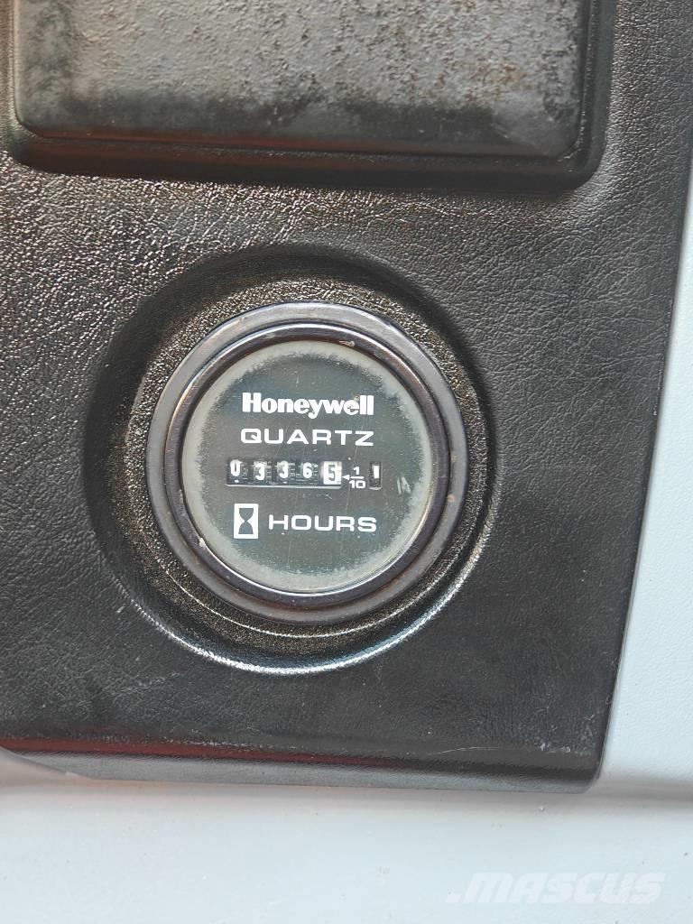 Hyundai HX220HD حفارات وسط 7 طن - 12 طن