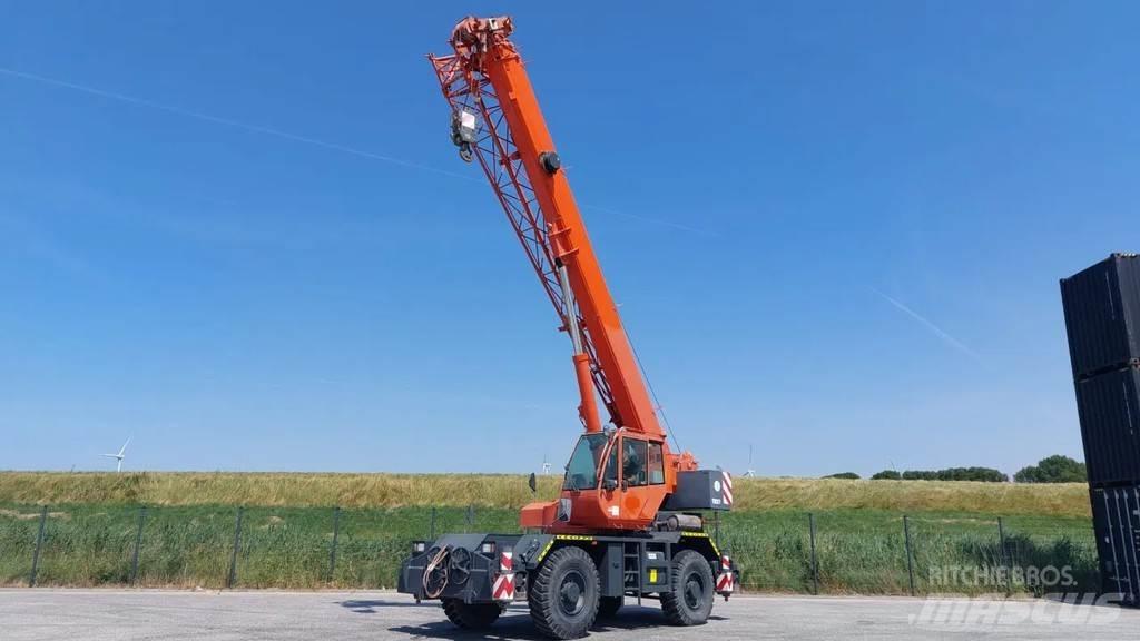 Terex RC30 رافعات الطرق الوعرة