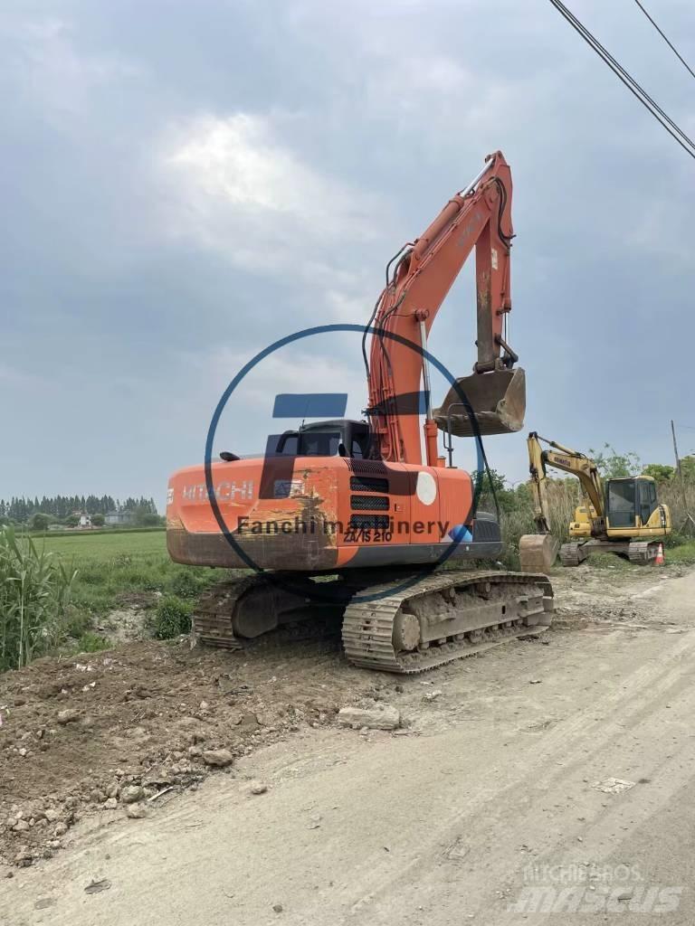 Hitachi ZX 210 K حفارات زحافة