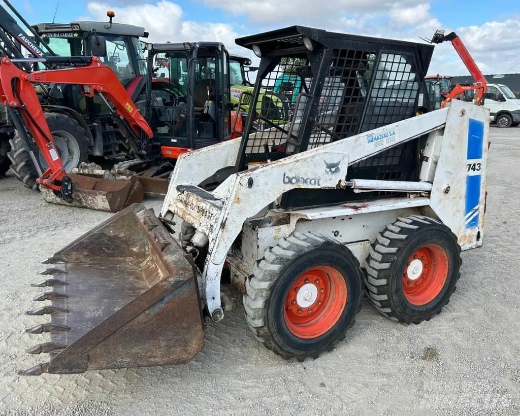 Bobcat 743 لوادر انزلاقية التوجيه