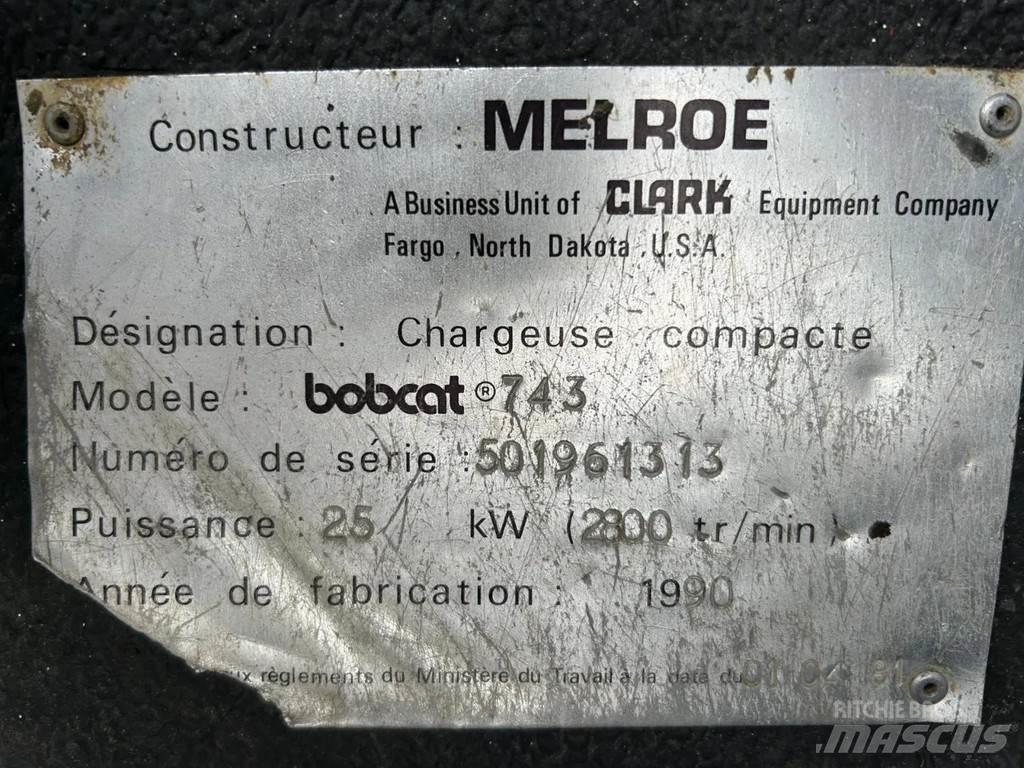 Bobcat 743 لوادر انزلاقية التوجيه