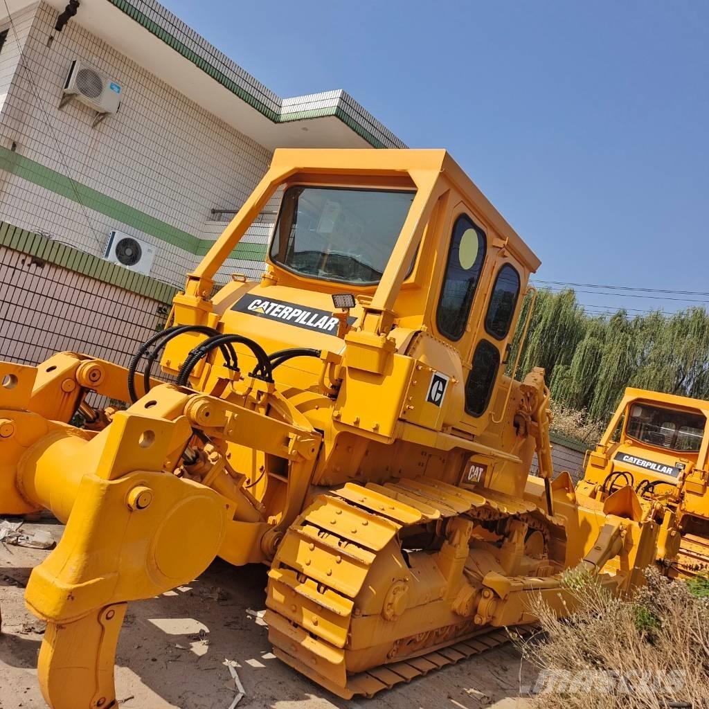 CAT D 7 G بلدوزرات مجنزرة