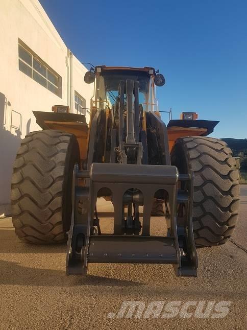 Volvo L220E لوادر بعجل