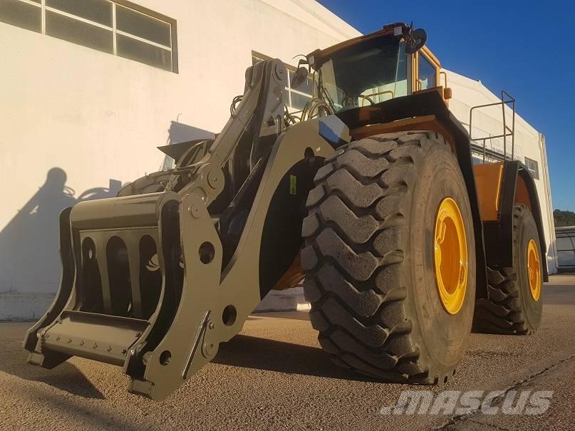 Volvo L220E لوادر بعجل