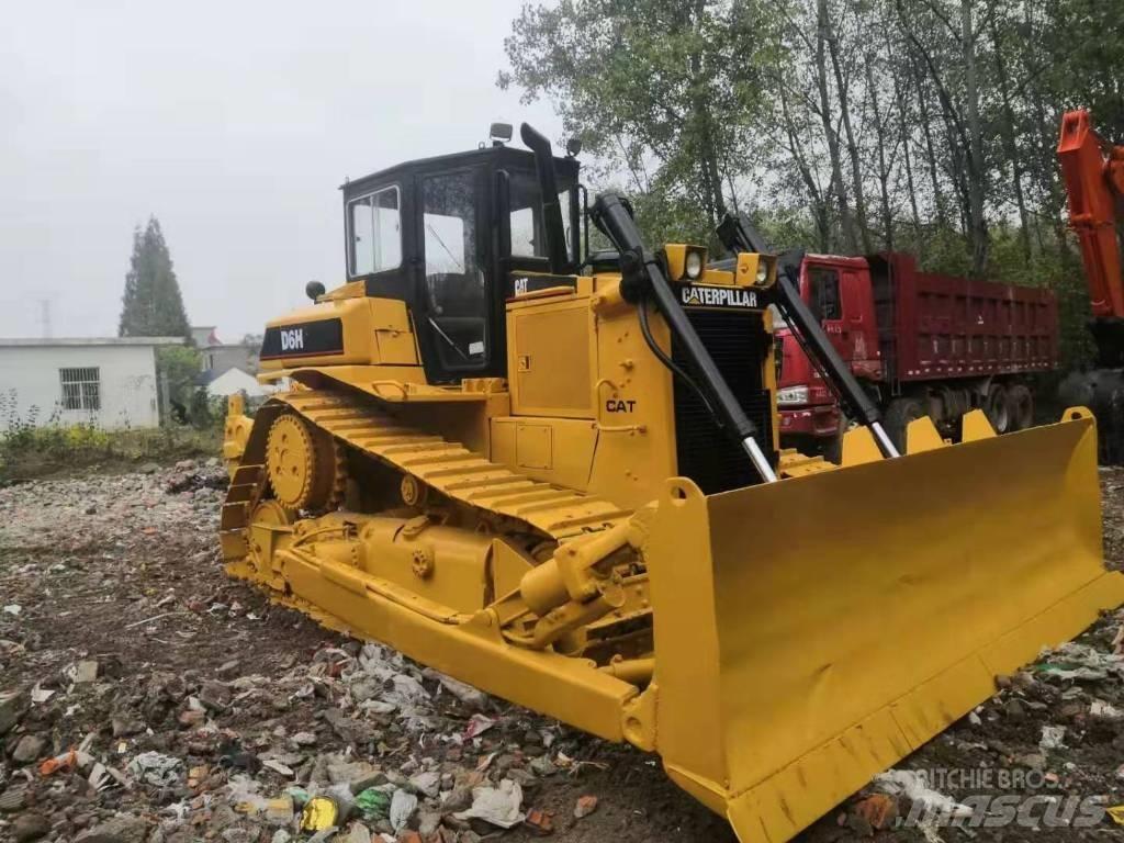 CAT D 6 H بلدوزرات مجنزرة