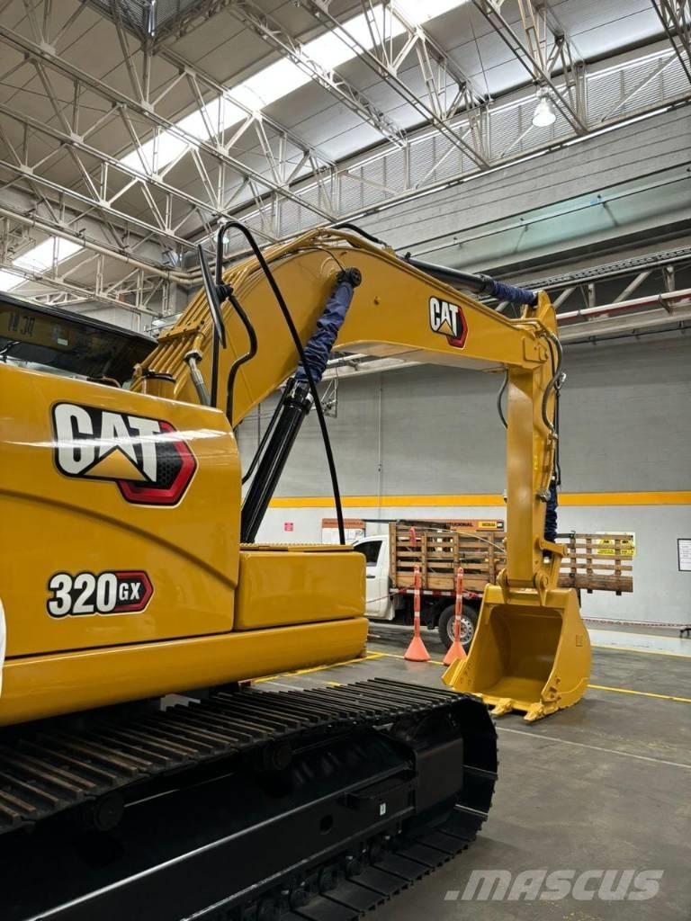 CAT 320 حفارات زحافة