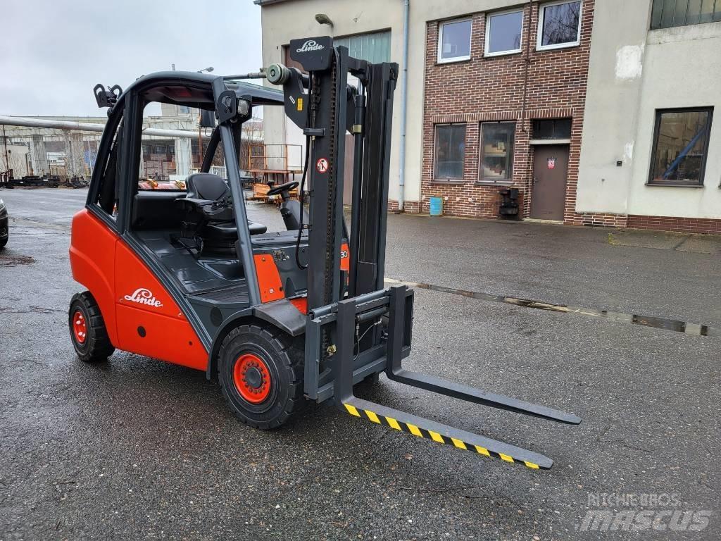 Linde H 30 T شاحنات LPG