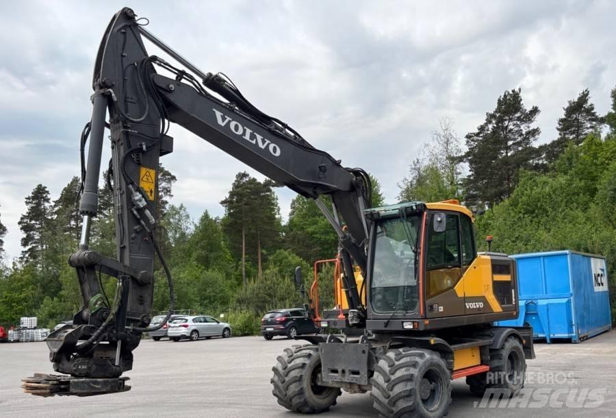 Volvo EW160E حفارات بعجل