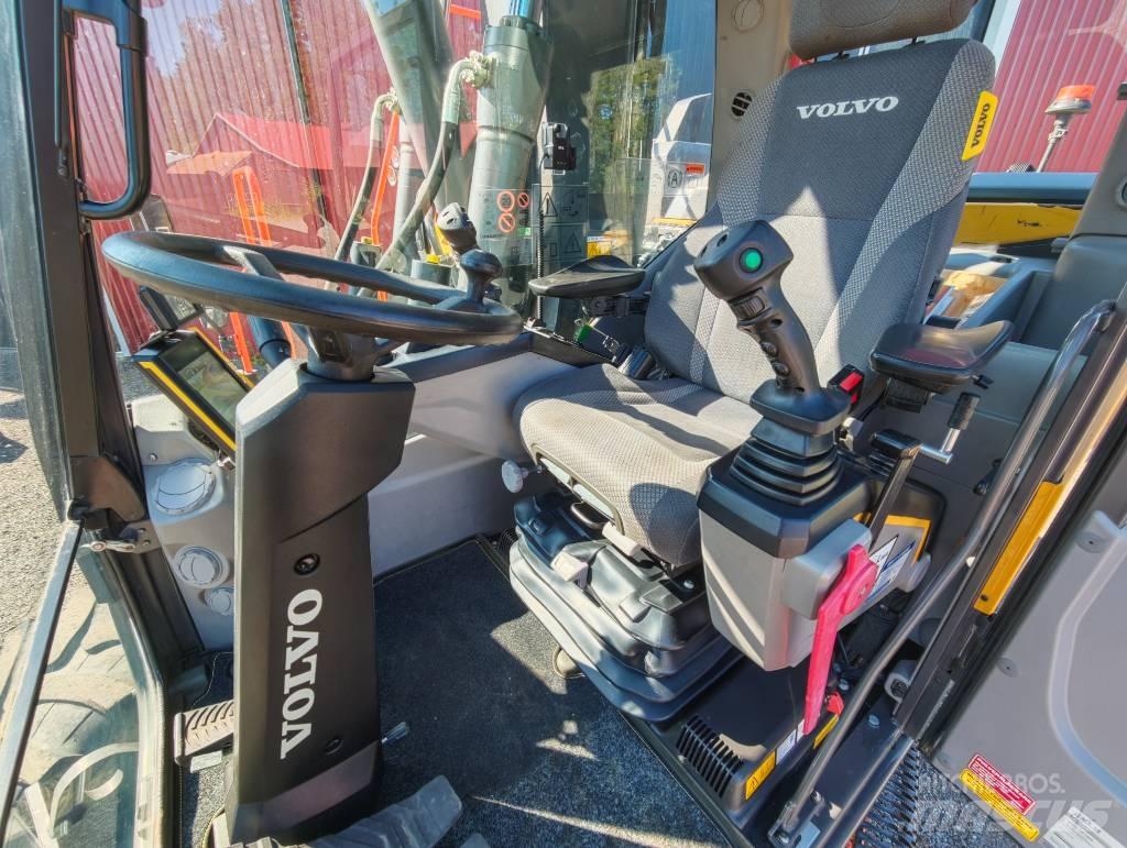 Volvo EW160E حفارات بعجل