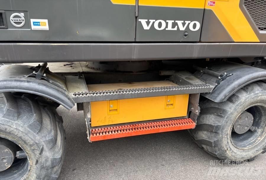 Volvo EW160E حفارات بعجل