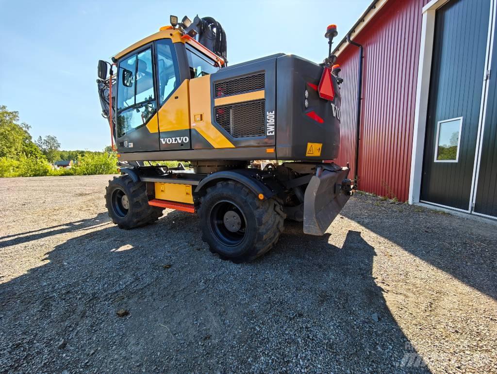 Volvo EW160E حفارات بعجل