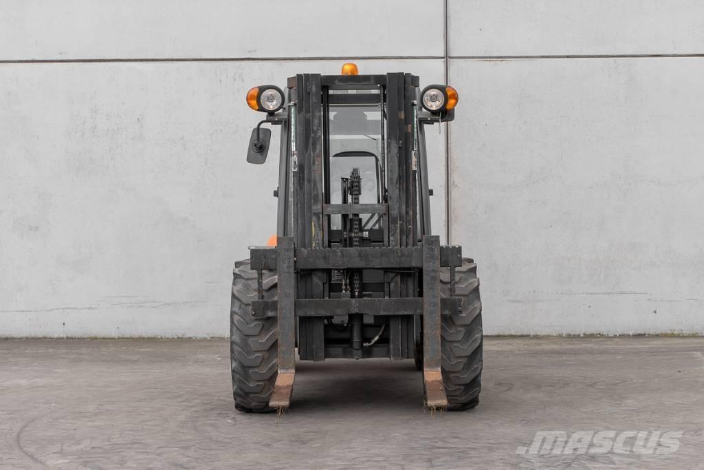 Ausa C 250 H X4 شاحنات الديزل