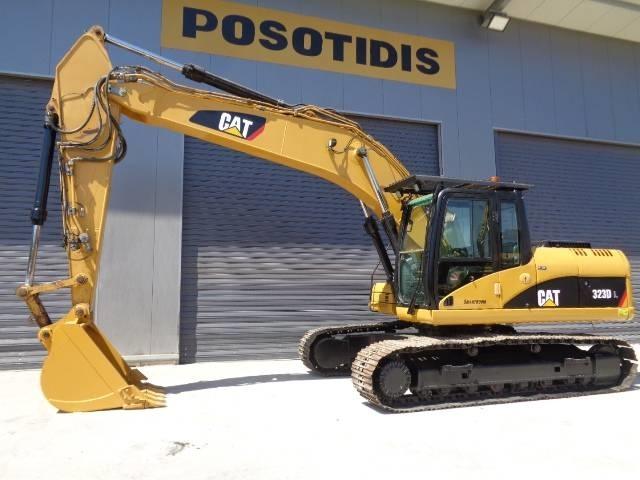 CAT 323 D L حفارات زحافة