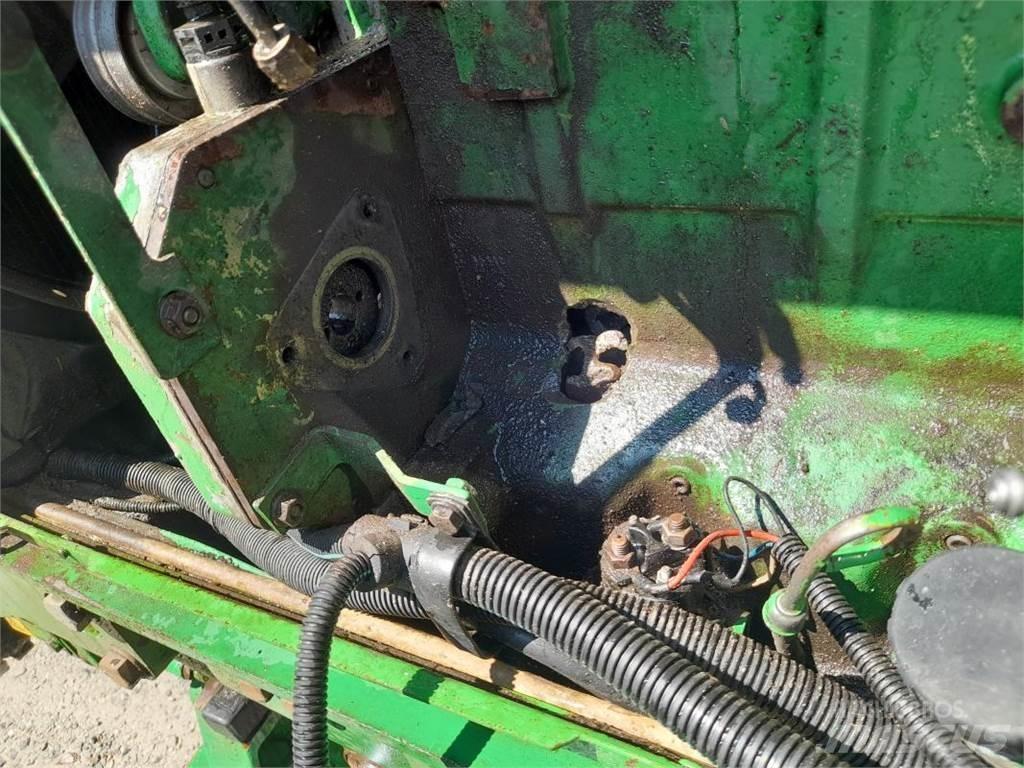 John Deere 6910 الجرارات