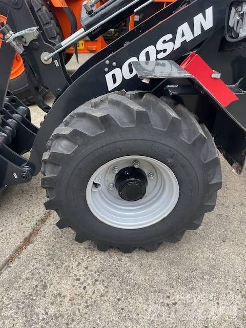 Doosan DL65 لوادر صغيرة