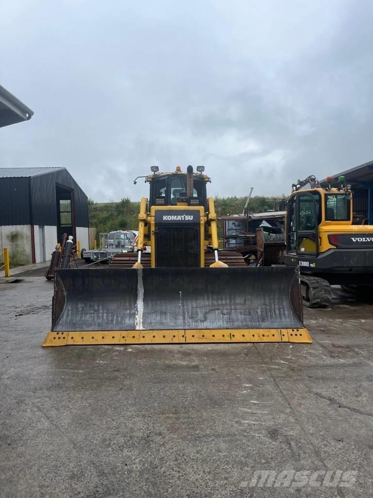 Komatsu 65 PX-17 بلدوزرات مجنزرة