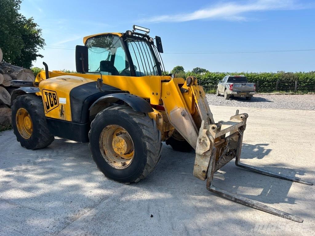 JCB 531-70 مناولات متداخلة