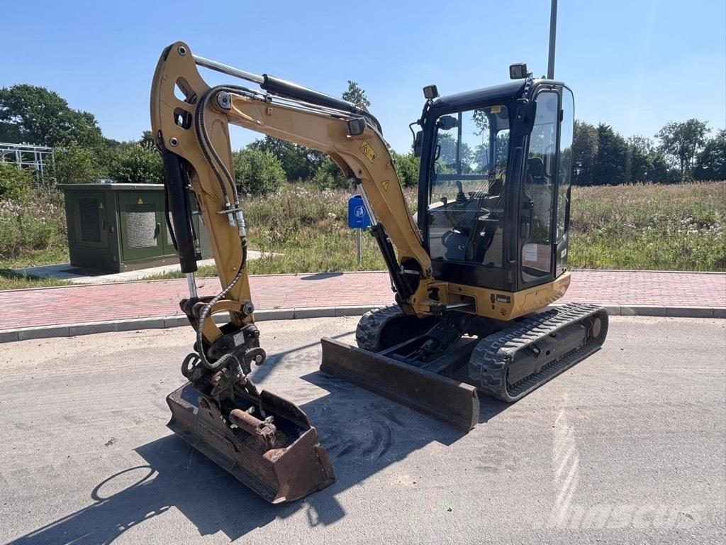 CAT 302.7D حفارات صغيرة أقل من 7 طن (حفارات صغيرة)