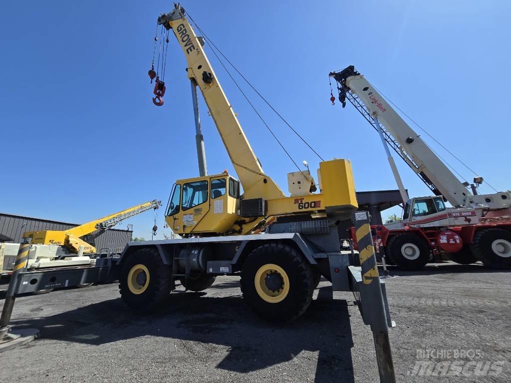 Grove RT 600 E رافعات الطرق الوعرة
