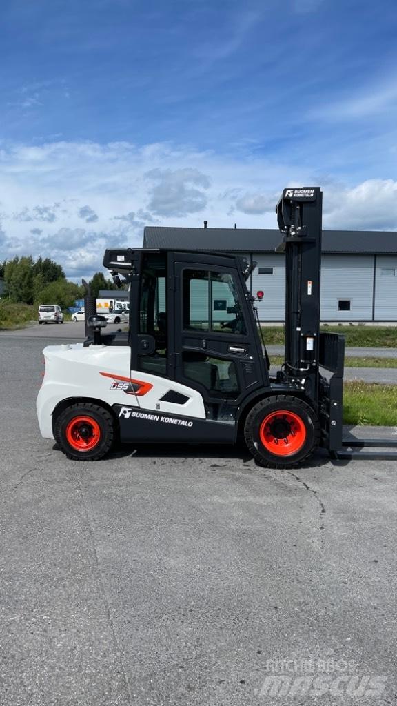 Bobcat D55C-9 Diesel شاحنات الديزل
