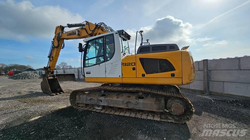 Liebherr R 920 LC حفارات زحافة