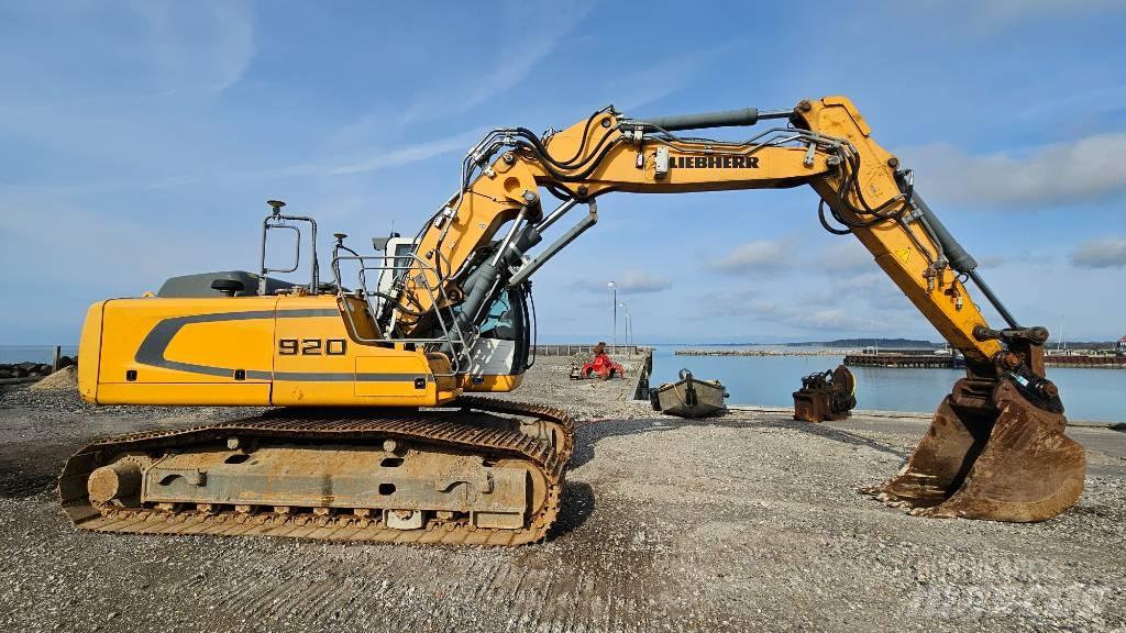 Liebherr R 920 LC حفارات زحافة