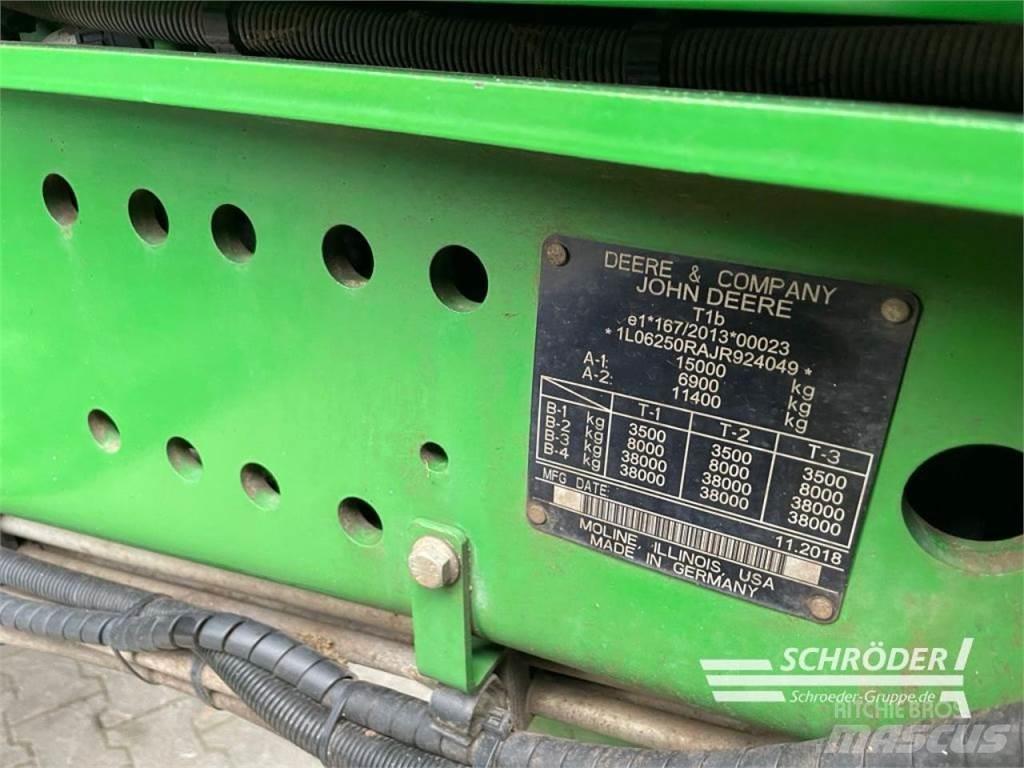 John Deere 6250 R الجرارات