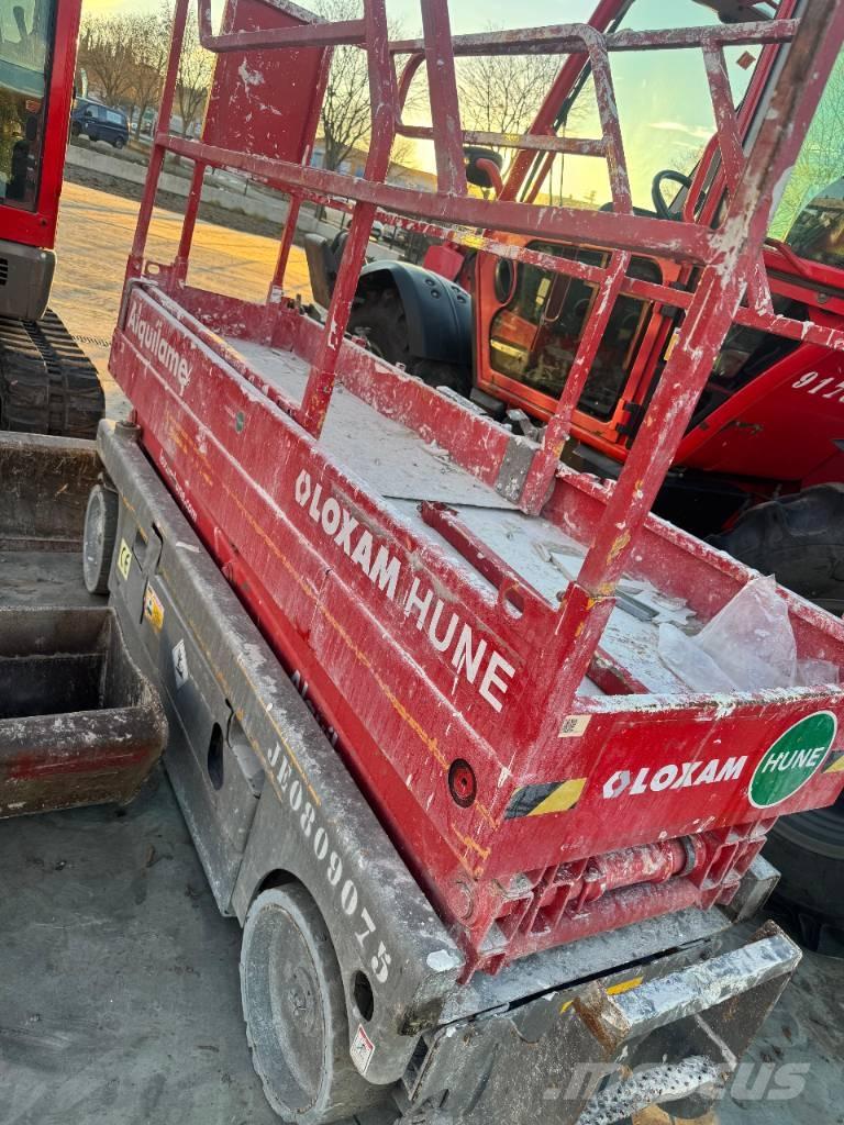 Haulotte Compact 8 رافعات مقصية الشكل