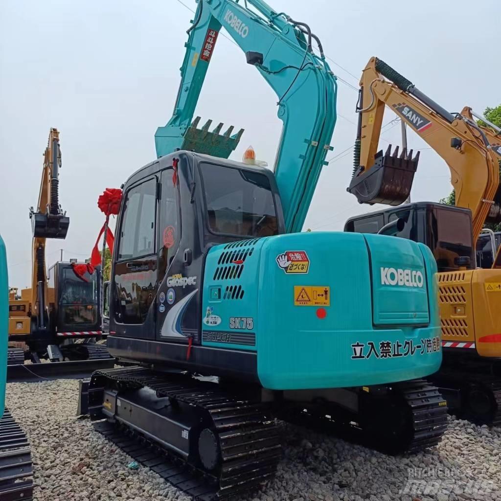 Kobelco SK 75 حفارات زحافة