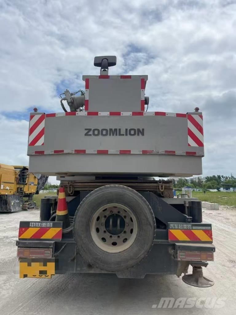 Zoomlion ZTC 350 H رافعات الطرق الوعرة