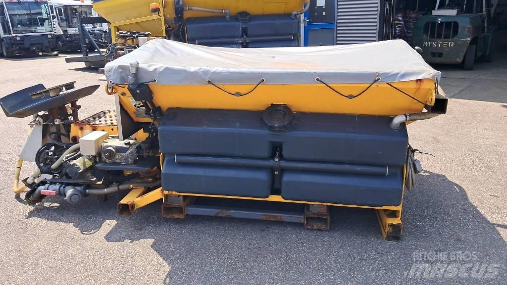 Nido N9010-18 PAN معدات نشر الرمال والملح