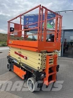 JLG 4045R رافعات مقصية الشكل