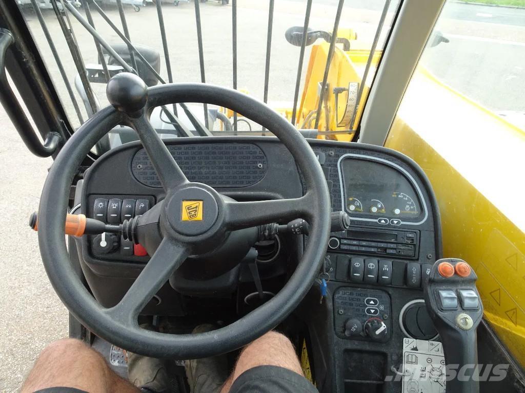 JCB 531-70 مناولات متداخلة