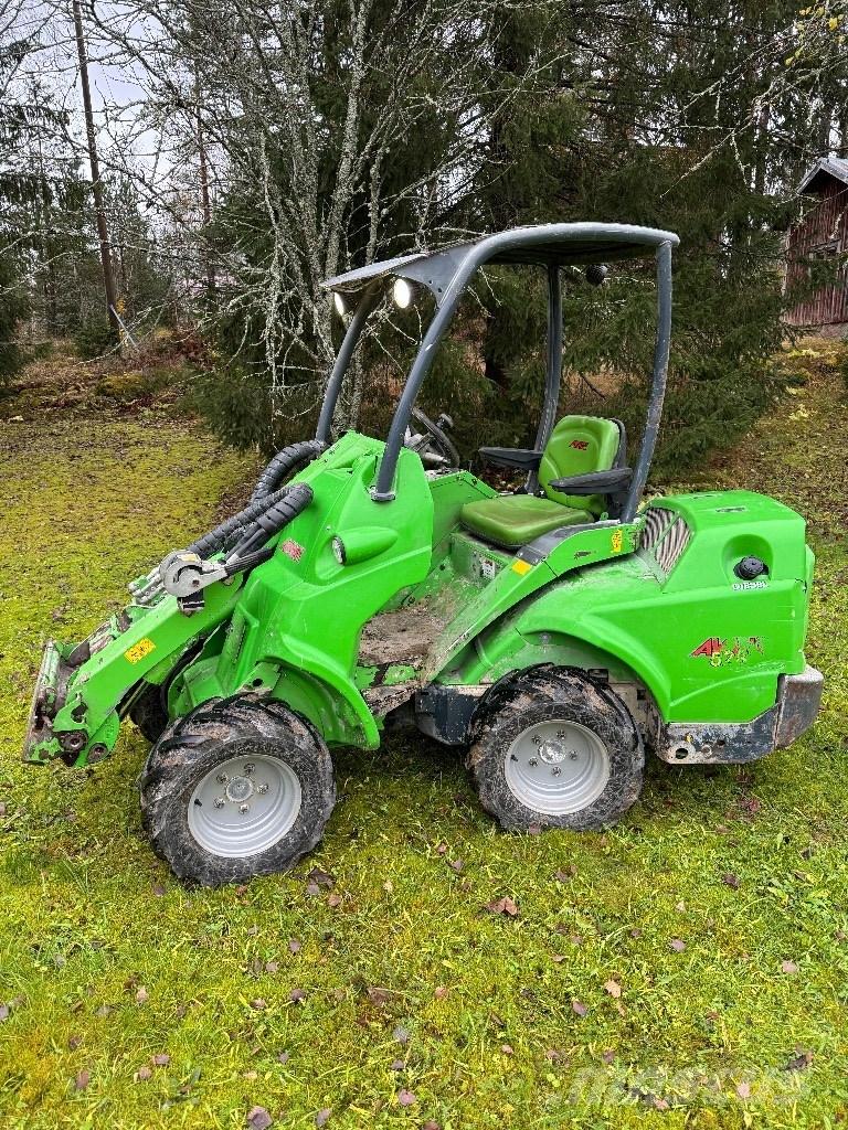 Avant 528 لوادر متعددة الأغراض