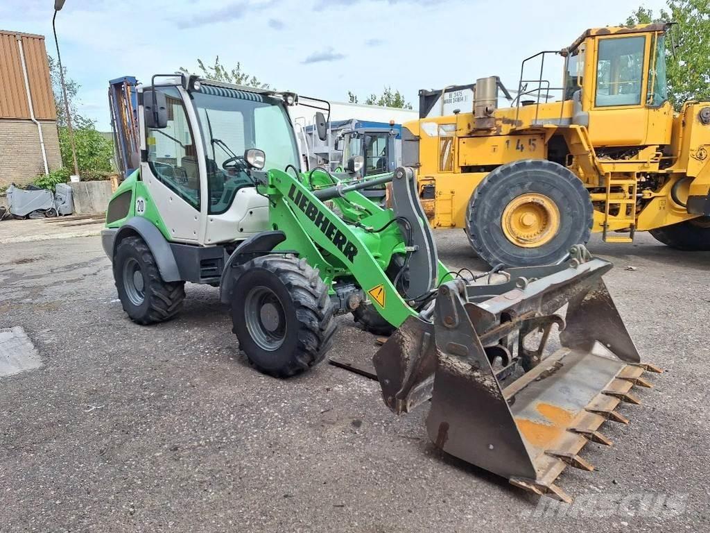 Liebherr L506C لوادر صغيرة