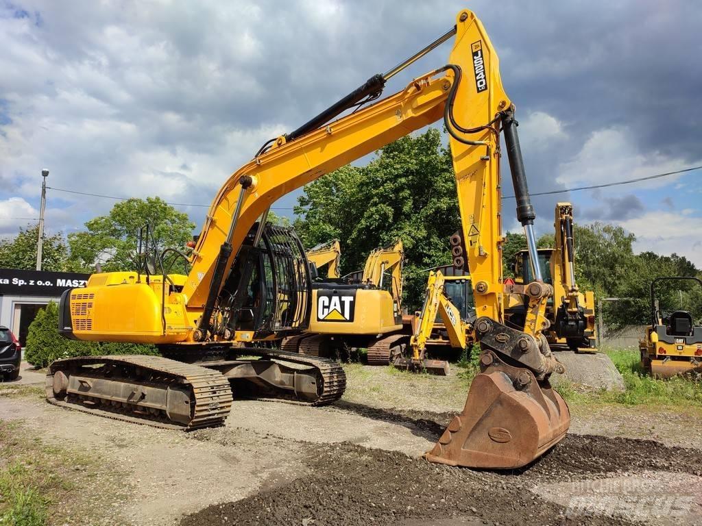 JCB JS 240 LC حفارات زحافة