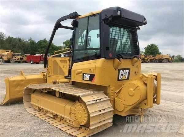 CAT D 5 K LGP بلدوزرات مجنزرة